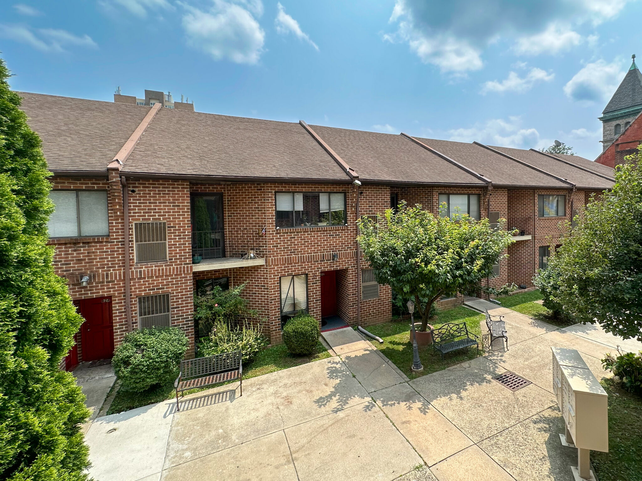 Court Commons Apartments
