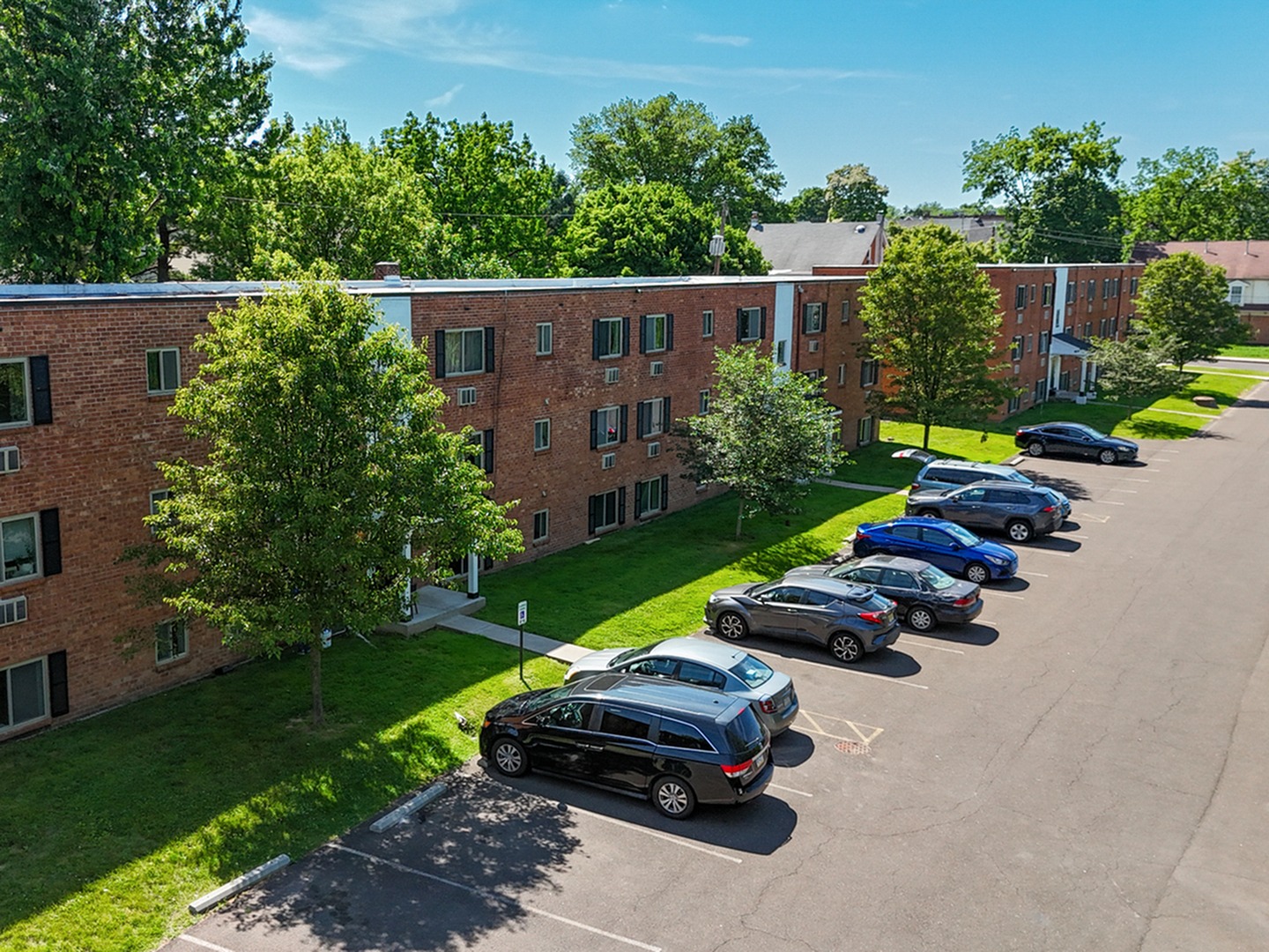 Meadowbrook Apartments