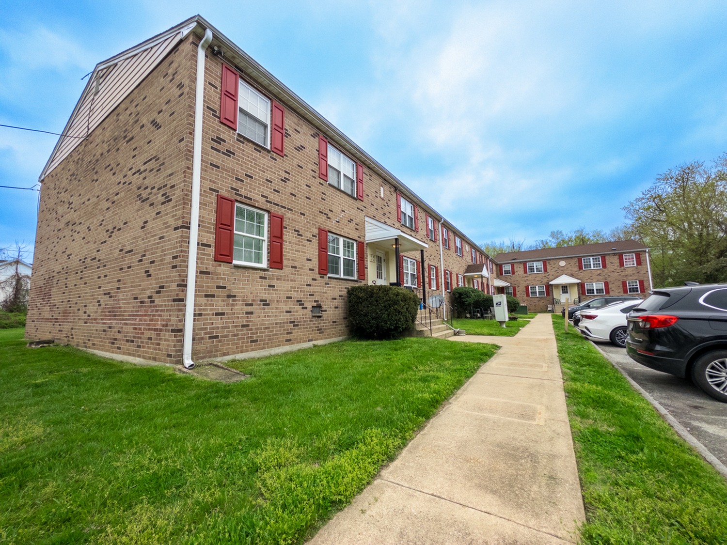 Whiteland Ave Apartments